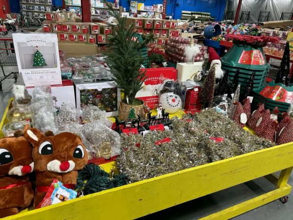 Mixed pallets of cheese,christmas decorations,and many more