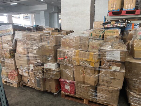 UNCLAIMED CONTAINER PALLET ASSORTED